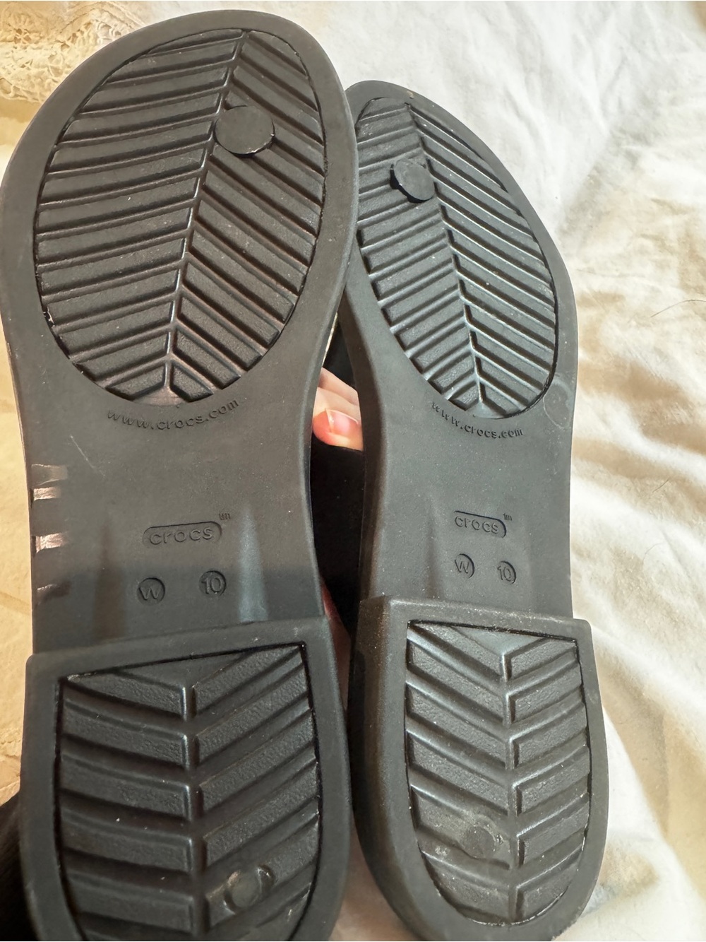 2 pairs CROCS Metallic Blush Pink/tan and Black/black Flip Flop Sandals, size 10 - Picture 10 of 10